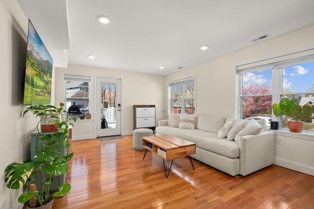 583 Main Street 583, Medford, MA 02155