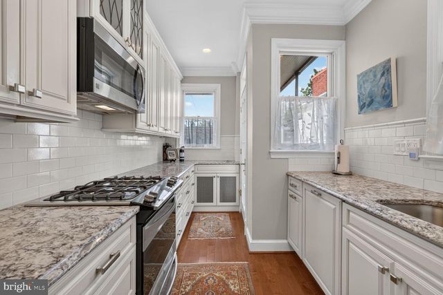 2714 NW P ST NW, Washington, DC 20007