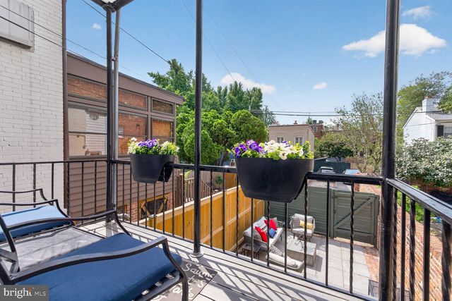 2714 NW P ST NW, Washington, DC 20007