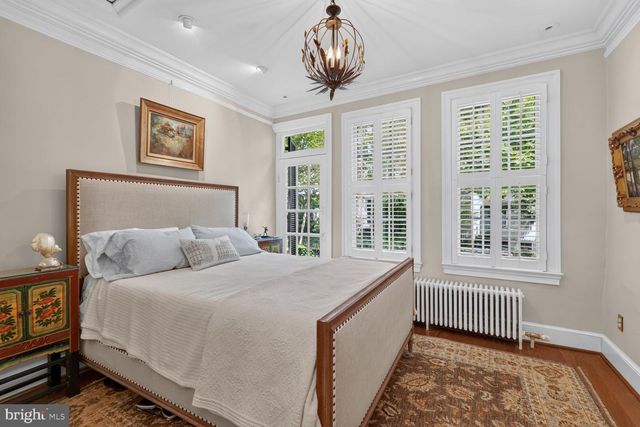 2714 NW P ST NW, Washington, DC 20007