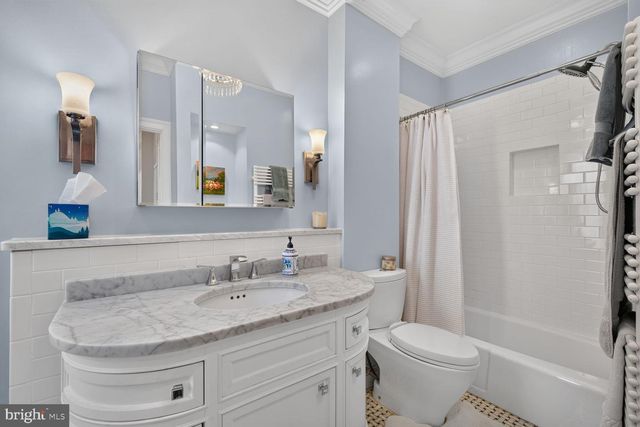 2714 NW P ST NW, Washington, DC 20007