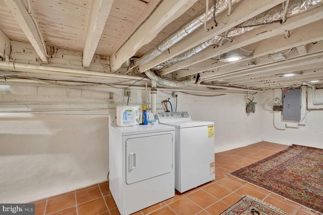 2714 NW P ST NW, Washington, DC 20007