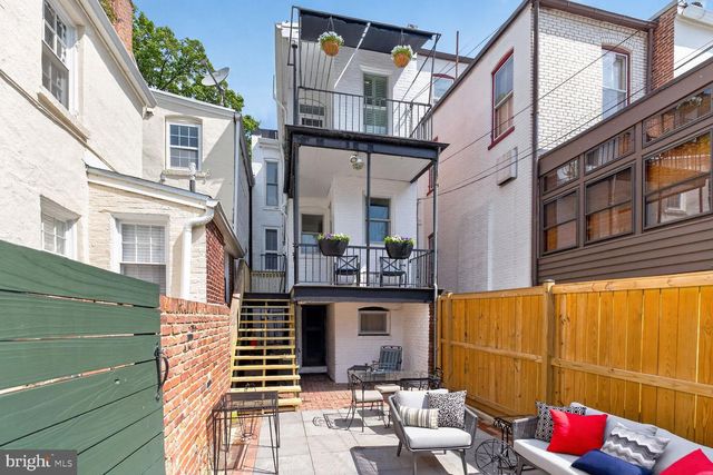 2714 NW P ST NW, Washington, DC 20007