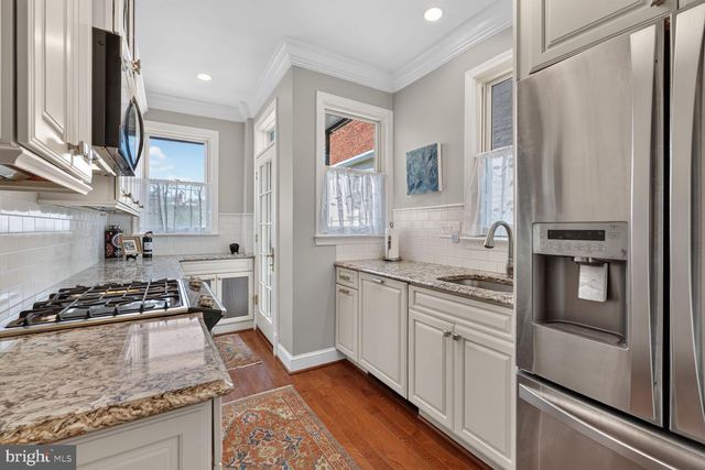 2714 NW P ST NW, Washington, DC 20007