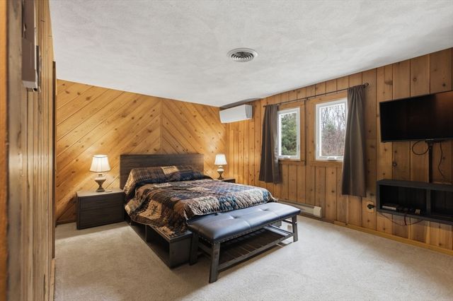 89 Walker St, Seekonk, MA 02771