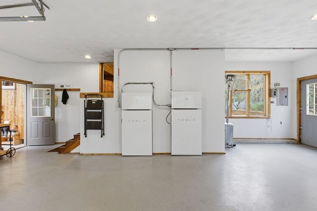 89 Walker St, Seekonk, MA 02771
