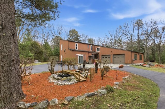 89 Walker St, Seekonk, MA 02771