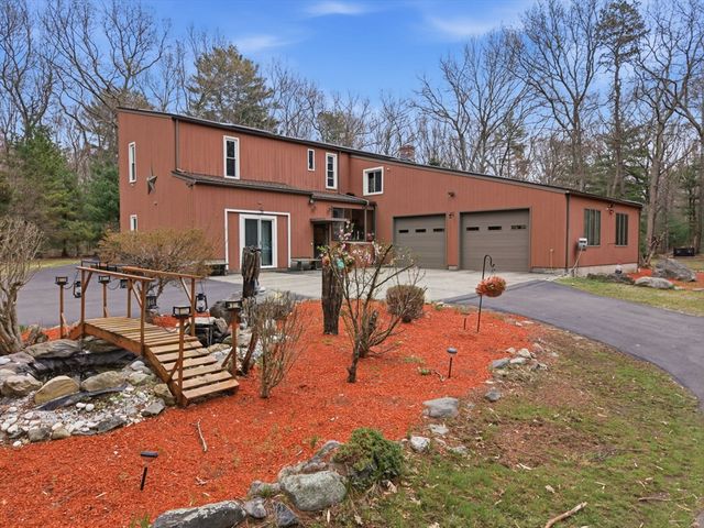 89 Walker St, Seekonk, MA 02771