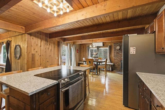 89 Walker St, Seekonk, MA 02771