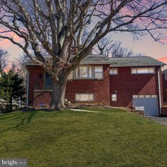 5820 WOODLAND DR, Oxon Hill, MD 20745