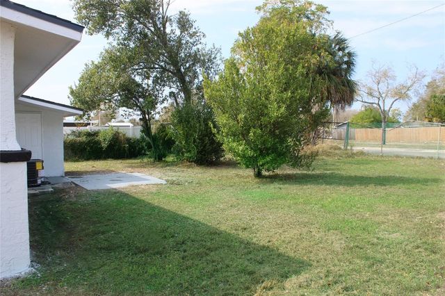 8308 ALLAMANDA AVENUE, Tampa, FL 33619