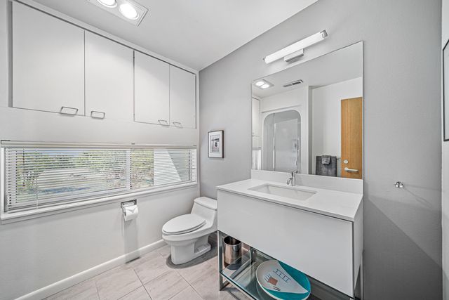 1225 Gardner Way, Medford, OR 97504