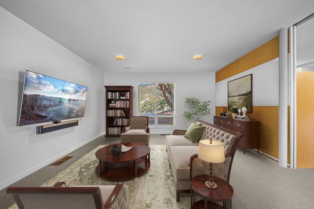 1225 Gardner Way, Medford, OR 97504