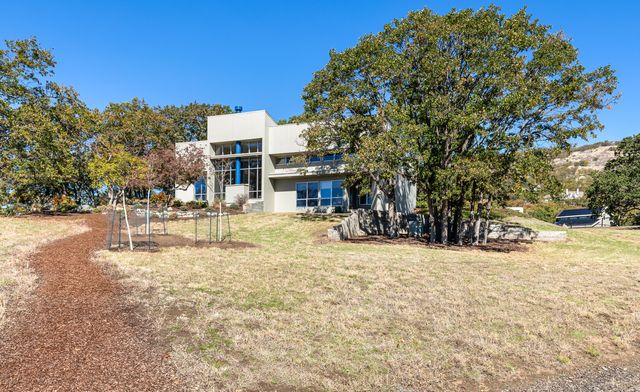 1225 Gardner Way, Medford, OR 97504