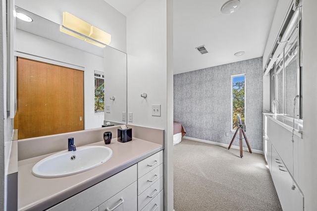 1225 Gardner Way, Medford, OR 97504