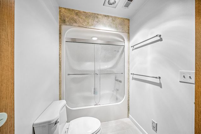 1225 Gardner Way, Medford, OR 97504