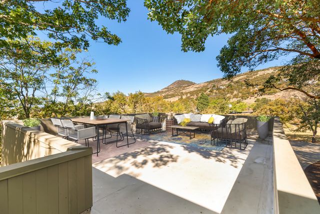 1225 Gardner Way, Medford, OR 97504