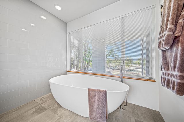 1225 Gardner Way, Medford, OR 97504