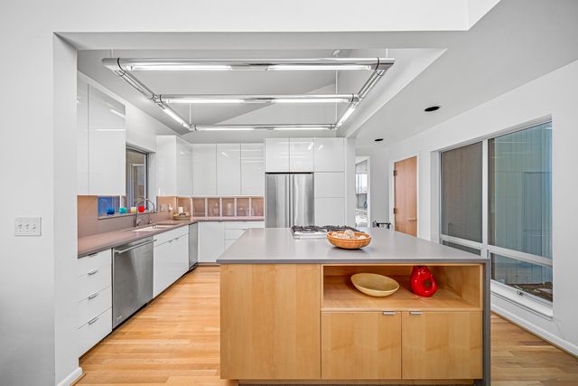 1225 Gardner Way, Medford, OR 97504