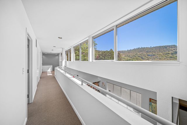 1225 Gardner Way, Medford, OR 97504