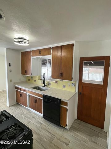 5801 E 2nd Street, Tucson, AZ 85711