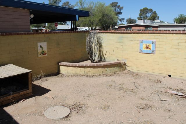 5801 E 2nd Street, Tucson, AZ 85711