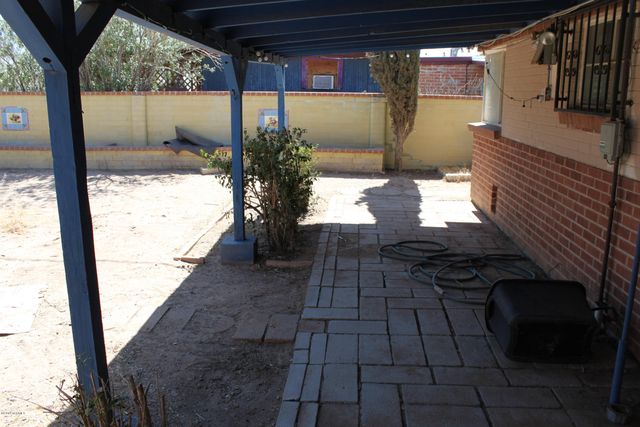 5801 E 2nd Street, Tucson, AZ 85711