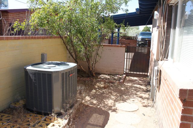 5801 E 2nd Street, Tucson, AZ 85711
