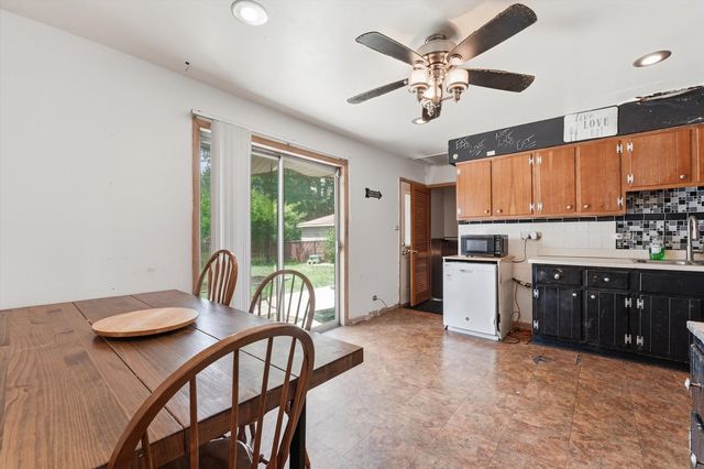 15342 DOBSON Avenue, South Holland, IL 60473