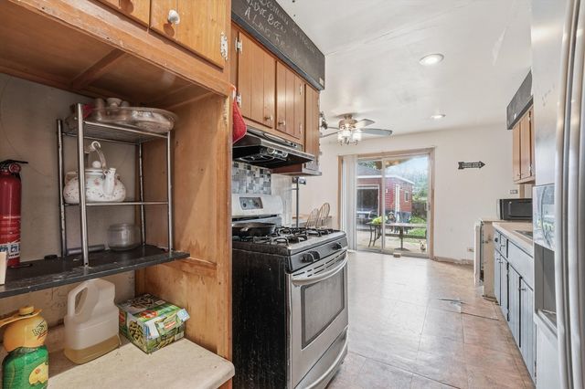 15342 DOBSON Avenue, South Holland, IL 60473
