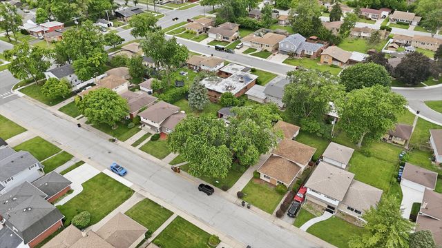 15342 DOBSON Avenue, South Holland, IL 60473