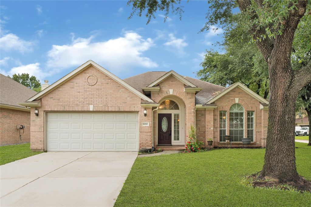 10202 Squirehill Court, Houston, TX 77070