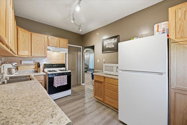 1908 S 10TH Street, Council Bluffs, IA 51501