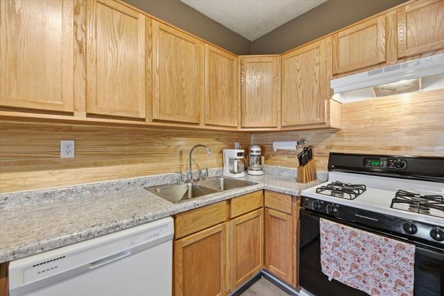 1908 S 10TH Street, Council Bluffs, IA 51501