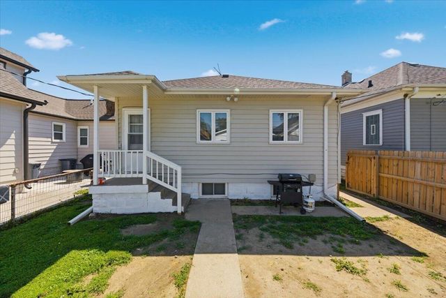1908 S 10TH Street, Council Bluffs, IA 51501