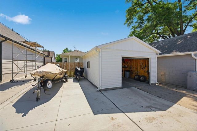 1908 S 10TH Street, Council Bluffs, IA 51501