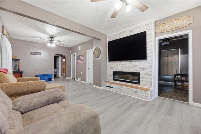 1908 S 10TH Street, Council Bluffs, IA 51501