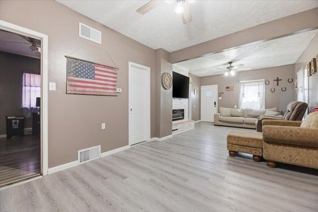 1908 S 10TH Street, Council Bluffs, IA 51501
