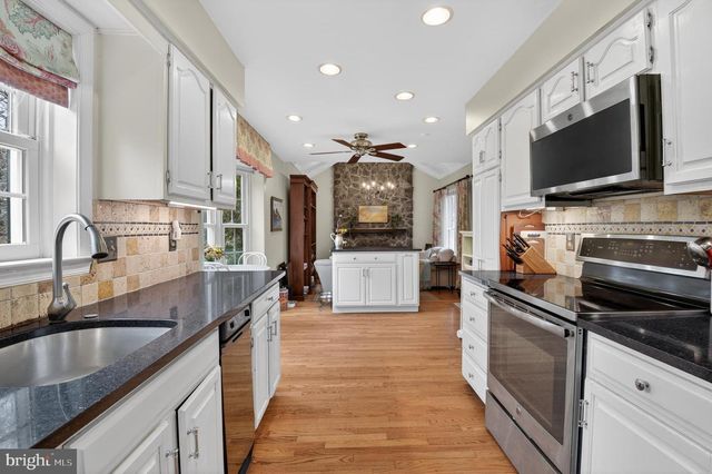 10714 BREWER HOUSE, Rockville, MD 20852