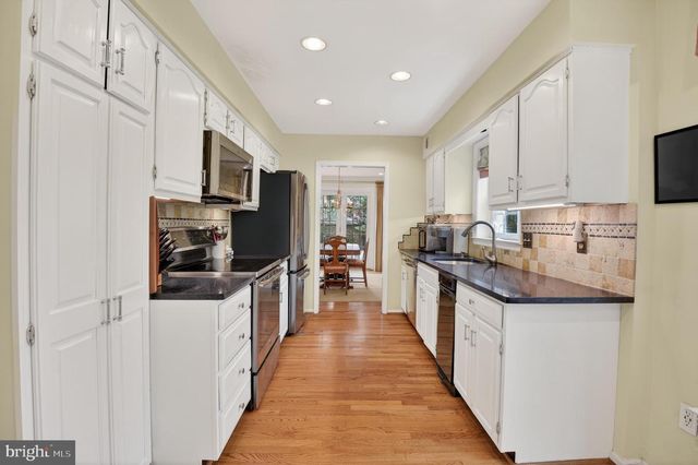 10714 BREWER HOUSE, Rockville, MD 20852