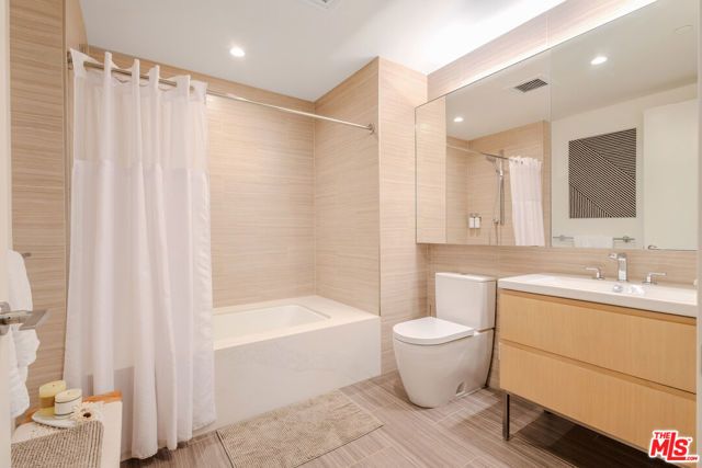 877 Francisco Street 1903, Los Angeles, CA 90017