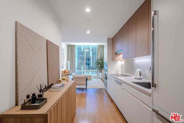877 Francisco Street 1903, Los Angeles, CA 90017