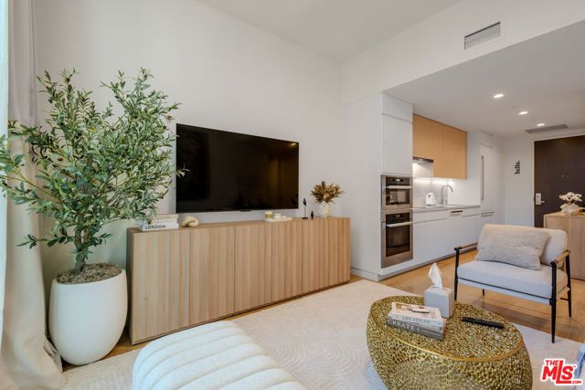 877 Francisco Street 1903, Los Angeles, CA 90017
