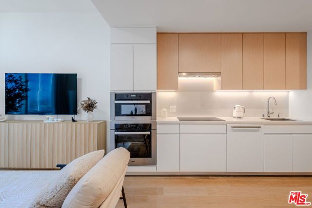 877 Francisco Street 1903, Los Angeles, CA 90017