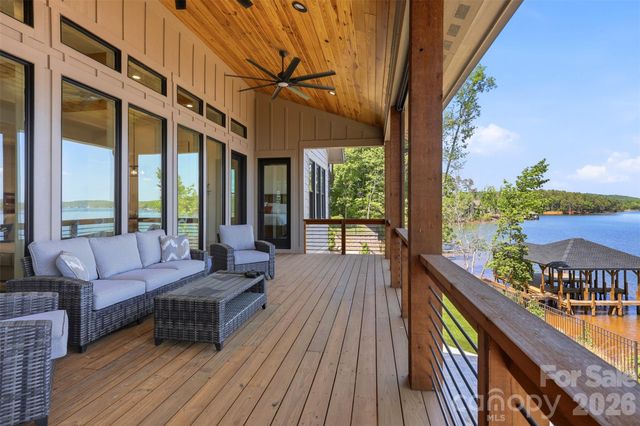 8058 Edgewater Drive, Norwood, NC 28128