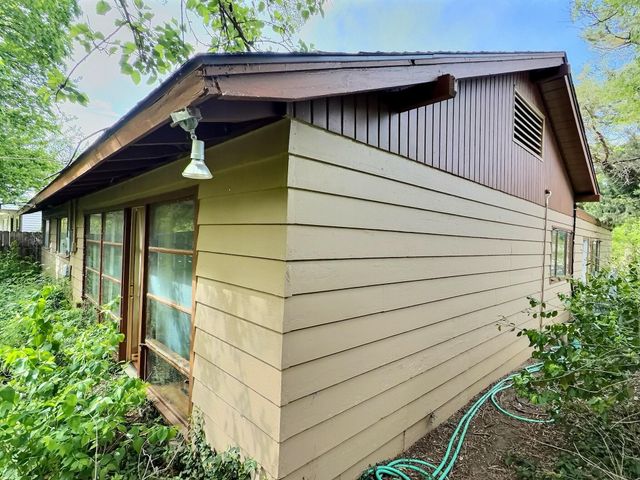 1528 N Yale Blvd, Wichita, KS 67208