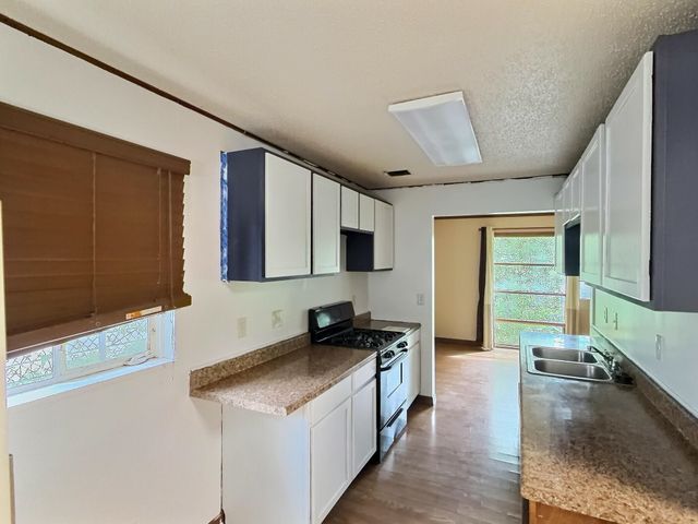 1528 N Yale Blvd, Wichita, KS 67208