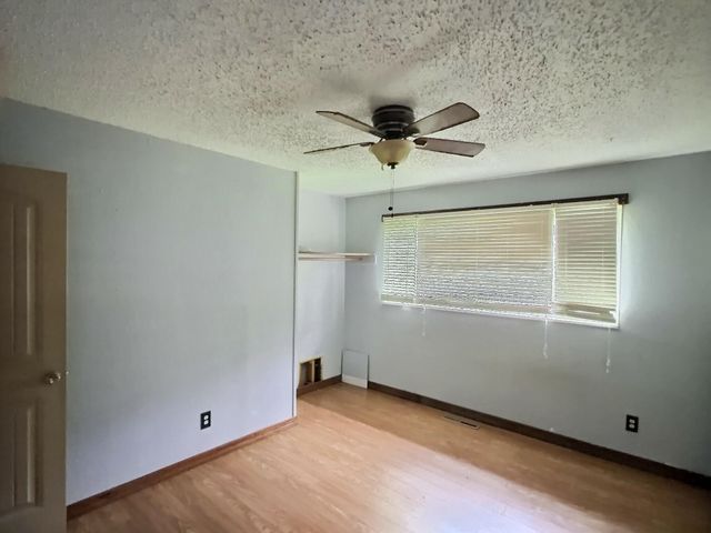 1528 N Yale Blvd, Wichita, KS 67208