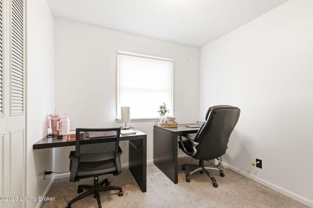 2720 Tregaron Ave, Jeffersontown, KY 40299