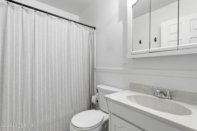 2720 Tregaron Ave, Jeffersontown, KY 40299
